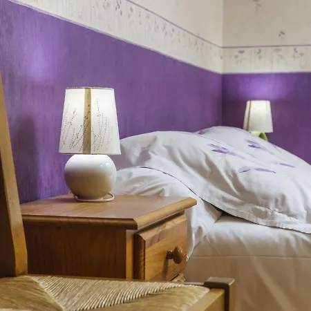 Au Coins Des Jardins Hotel Pareid