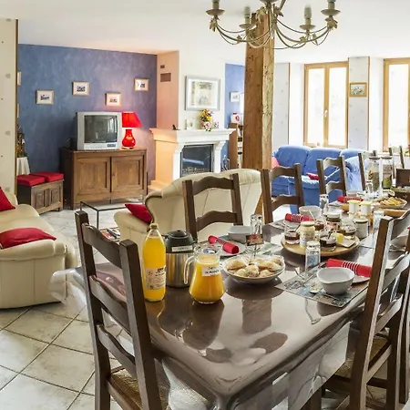 Au Coins Des Jardins Hotel Pareid